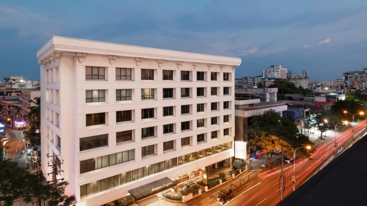 The Avenue Regent Hotell Kochi Exteriör bild