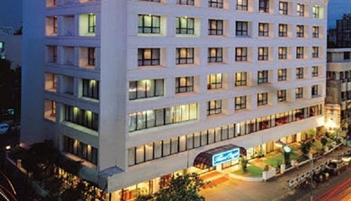 The Avenue Regent Hotell Kochi Exteriör bild