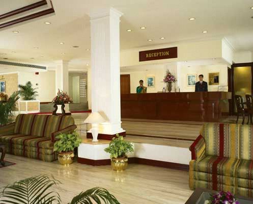 The Avenue Regent Hotell Kochi Exteriör bild